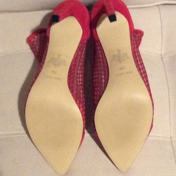 “NIB”Red Nine West Heels - Picture 5 of 5